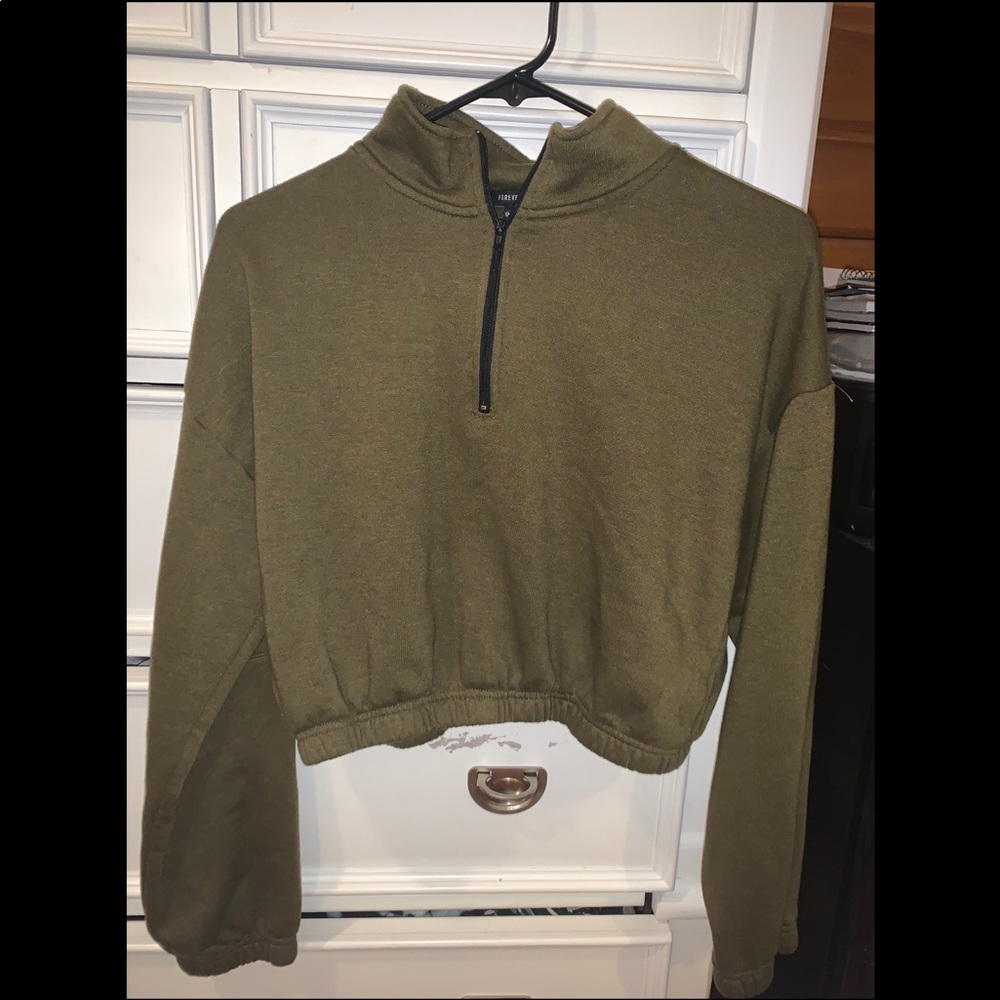 Forever 21 Cropped Sweat Shirt